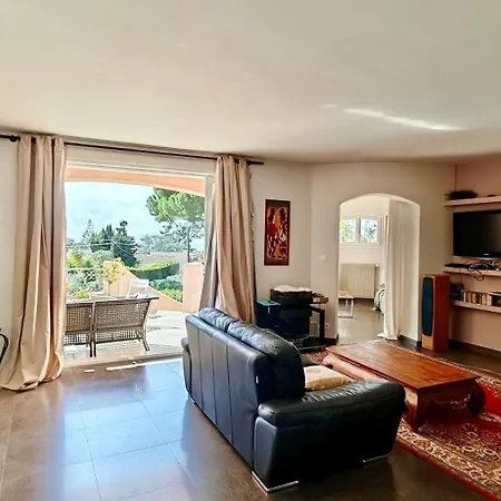Villa De Caractere Avec Piscine A Porticcio